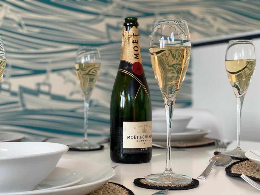 The Bunker-Luxe Central Falmouth Getaway With Stunning Sea Views Exterior photo